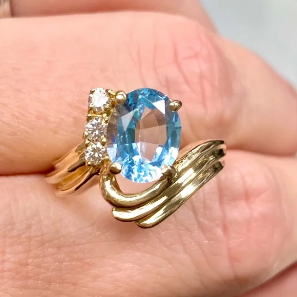 14k Yellow Gold Blue Topaz & Diamond Curved Cocktail Ring